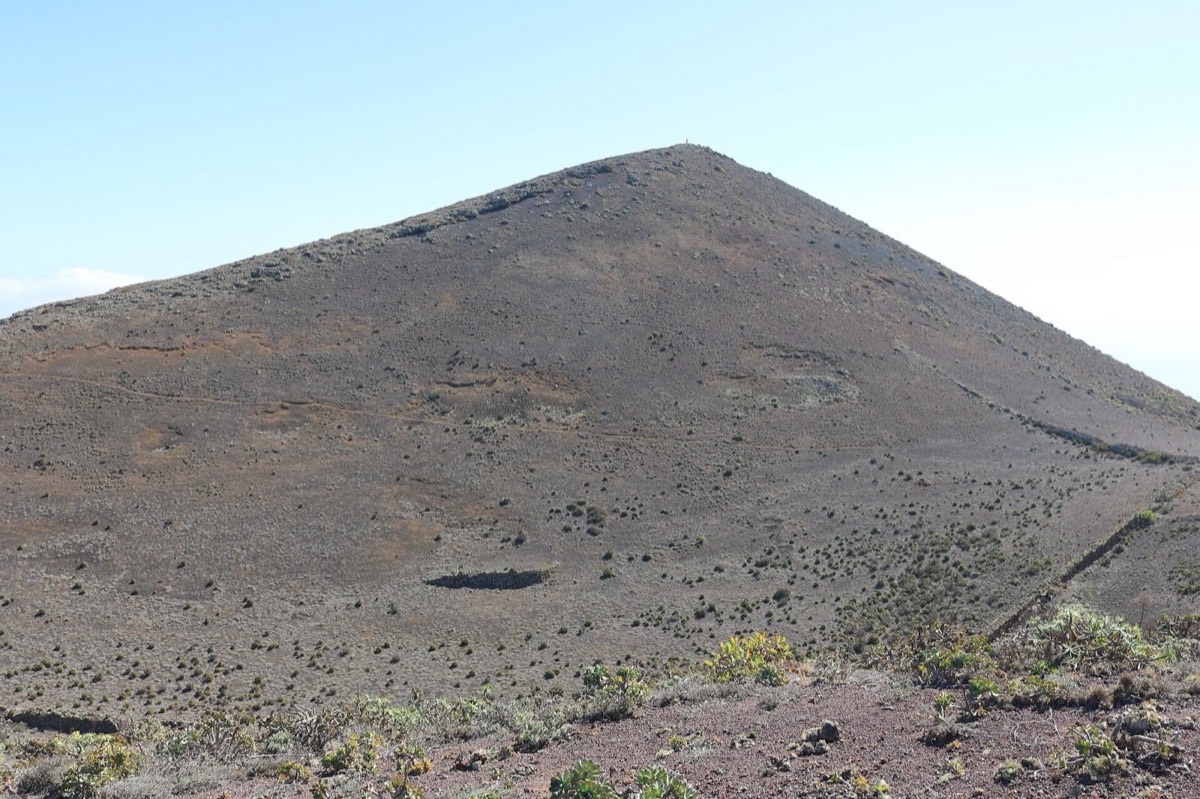 El cono de la Montaña de Los Helechos, cerca de Máguez
